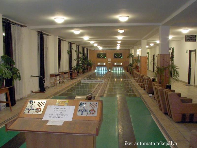 Hotel Agro Balatonfured Bagian luar foto