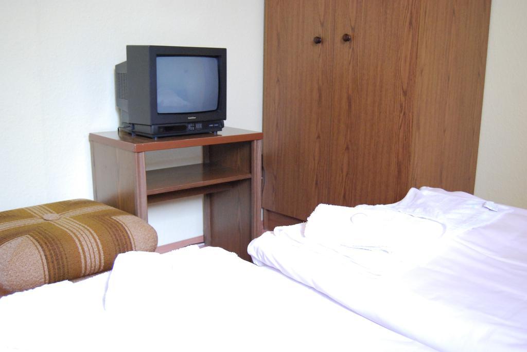 Hotel Agro Balatonfured Ruang foto