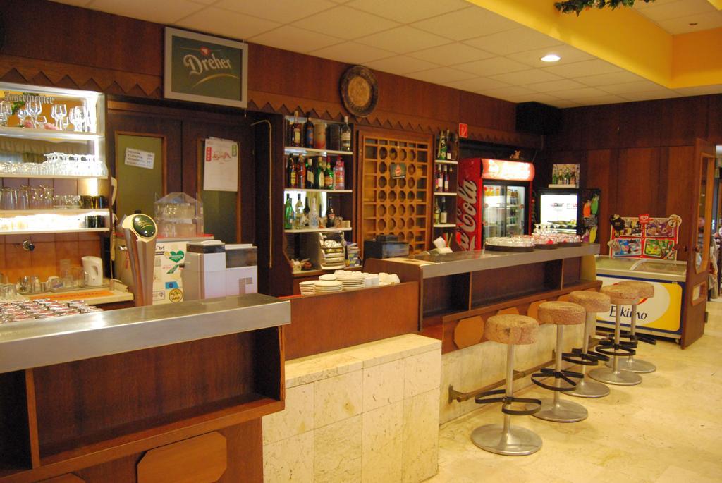 Hotel Agro Balatonfured Bagian luar foto